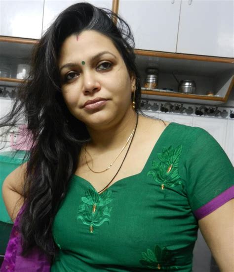 desi bhabhi ko choda Search